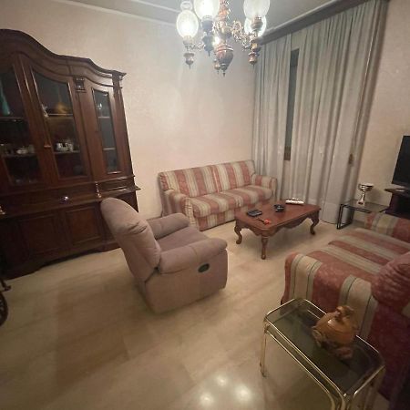 Gramsci First Apartment Modena Bagian luar foto