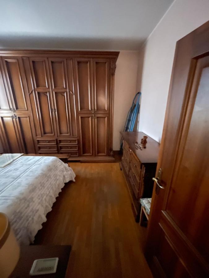 Gramsci First Apartment Modena Bagian luar foto