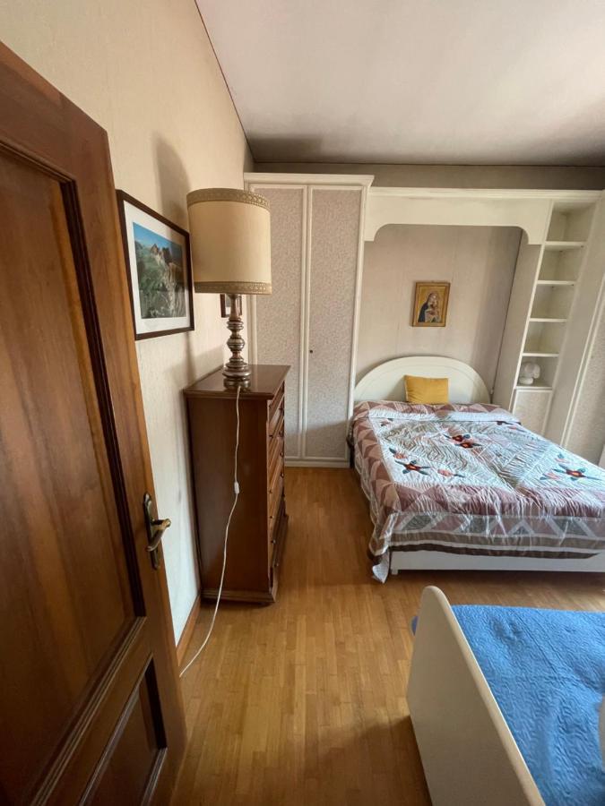 Gramsci First Apartment Modena Bagian luar foto
