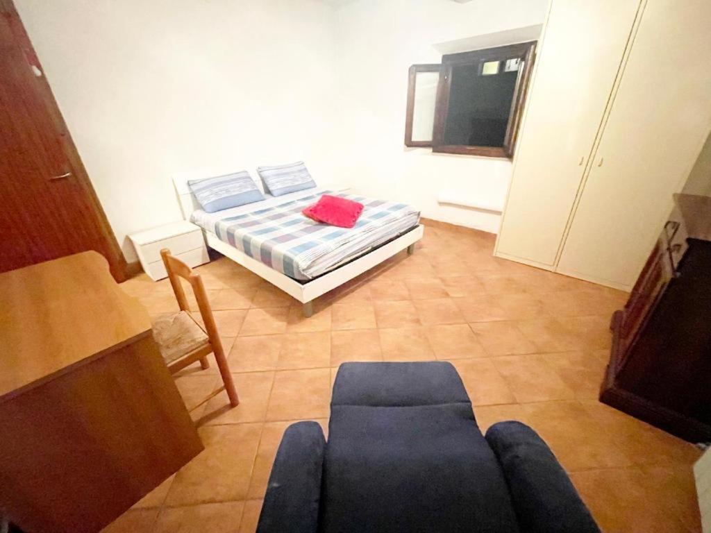 Gramsci First Apartment Modena Bagian luar foto